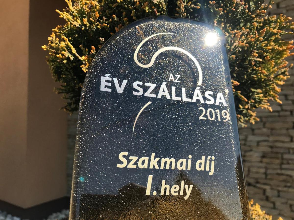 Villa Aruba & Private Spa Suites Keszthely Eksteriør bilde