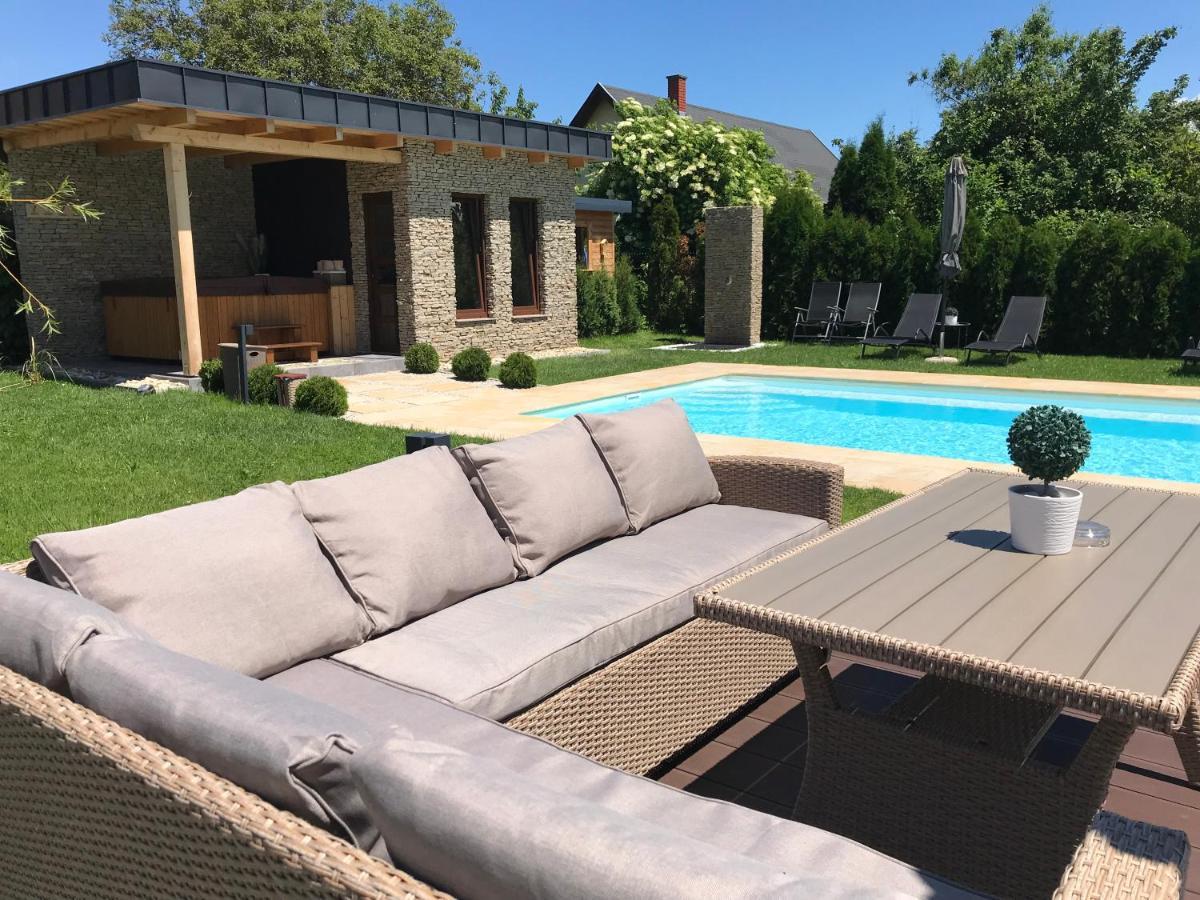 Villa Aruba & Private Spa Suites Keszthely Eksteriør bilde