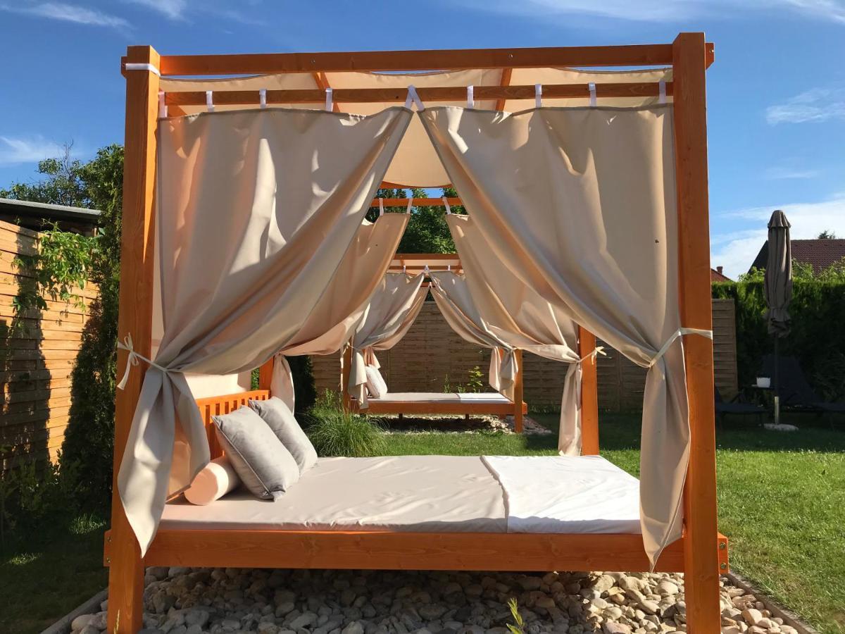 Villa Aruba & Private Spa Suites Keszthely Eksteriør bilde