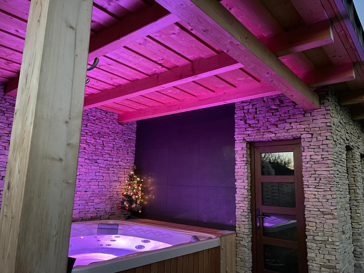 Villa Aruba & Private Spa Suites Keszthely Eksteriør bilde