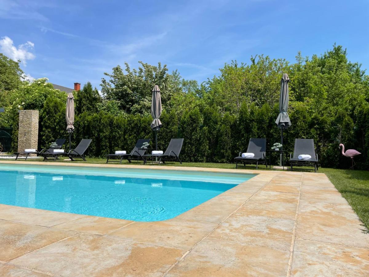 Villa Aruba & Private Spa Suites Keszthely Eksteriør bilde